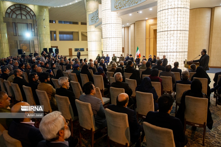 دیدار اهالی فرهنگ و هنر با رئیس جمهور