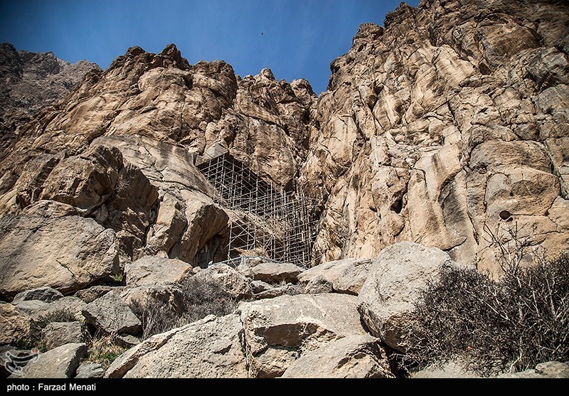 محوطه تاریخی بیستون