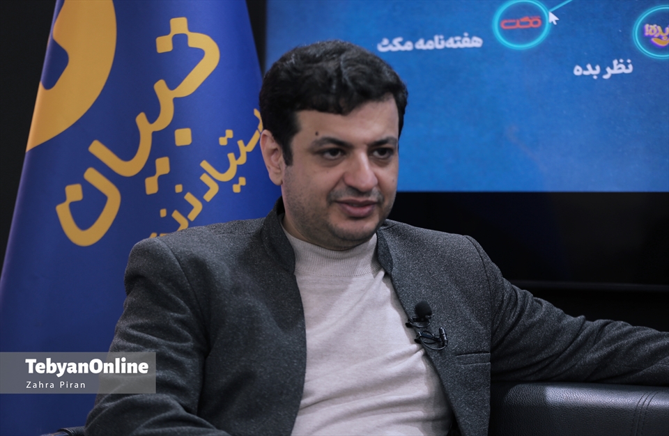 حضور چهره‌ها و مسئولین در غرفه تبیان 