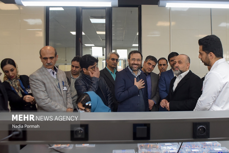 افتتاح شرکت‌های دارویی توسط رئیس سازمان غذا دارو