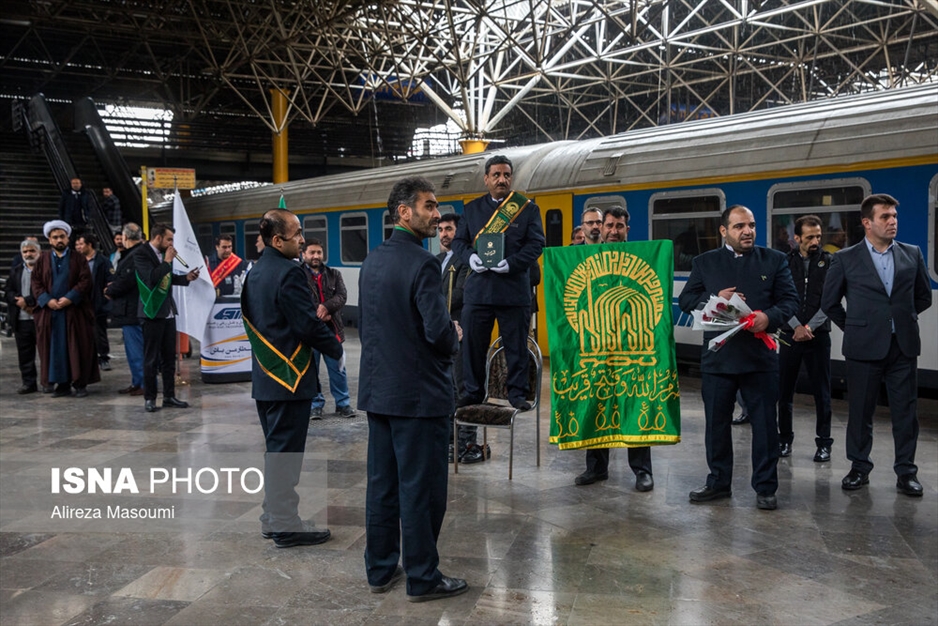 بدرقه مسافران نوروزی در راه آهن تهران