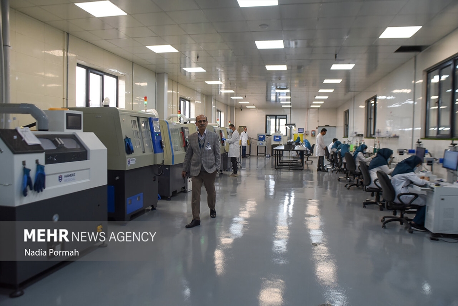 افتتاح شرکت‌های دارویی توسط رئیس سازمان غذا دارو