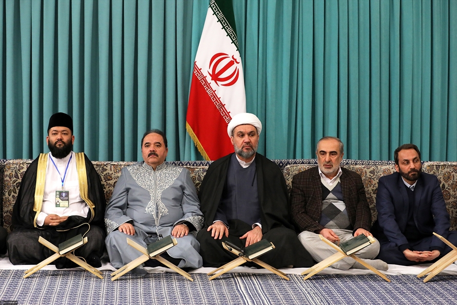 دیدار شرکت‌کنندگان در مسابقات بین‌المللی قرآن با رهبر انقلاب