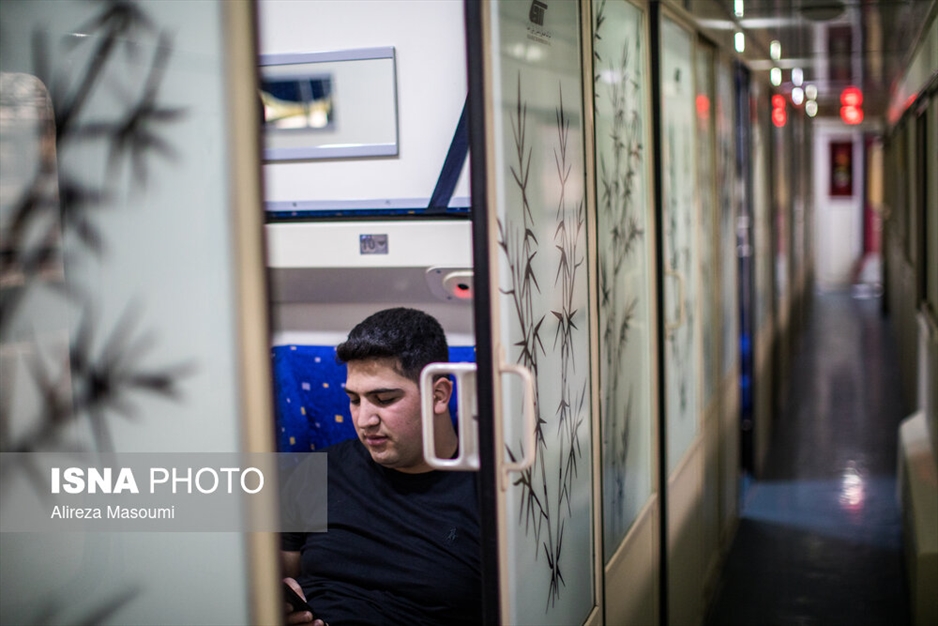 بدرقه مسافران نوروزی در راه آهن تهران