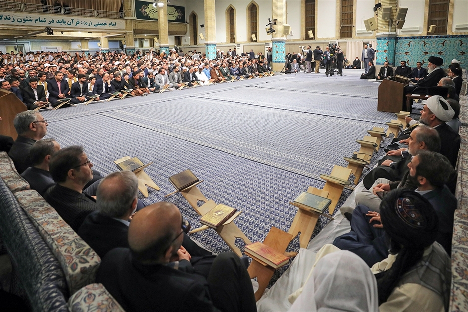 دیدار شرکت‌کنندگان در مسابقات بین‌المللی قرآن با رهبر انقلاب