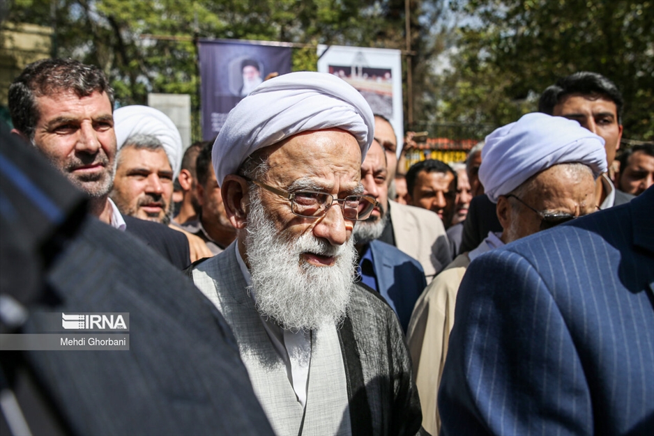 تصاویر تاریخی از آیت الله «محمد امامی کاشانی»