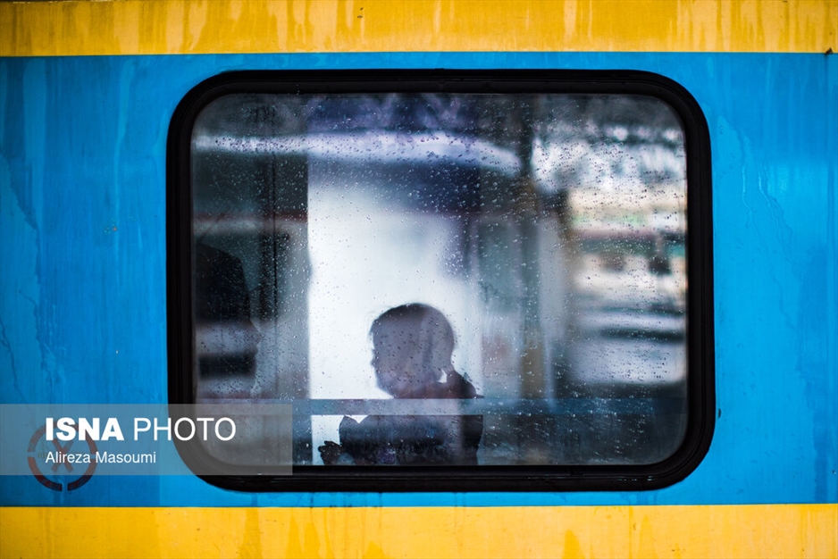 بدرقه مسافران نوروزی در راه آهن تهران