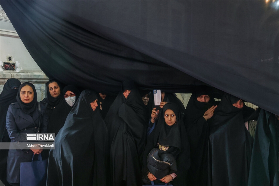 وداع با پیکر آیت‌الله «امامی کاشانی»