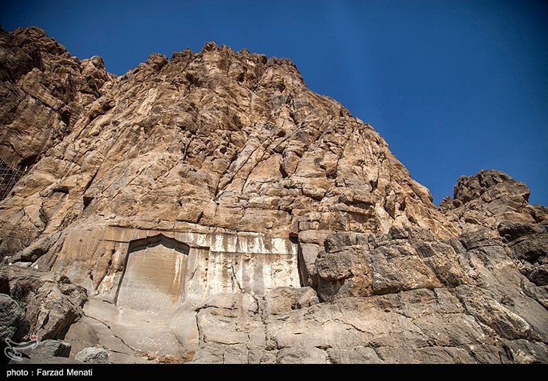 محوطه تاریخی بیستون