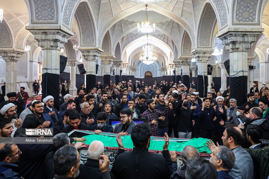 وداع با پیکر آیت‌الله «امامی کاشانی»