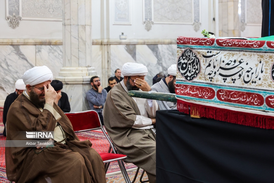 وداع با پیکر آیت‌الله «امامی کاشانی»