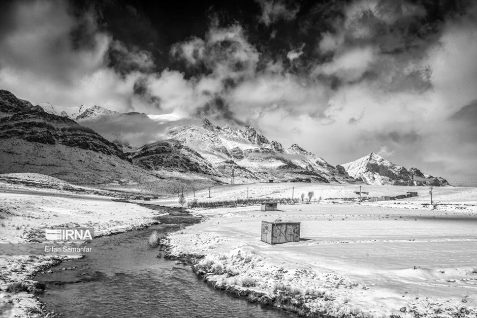 به سپیدی برف