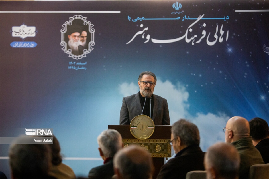 دیدار اهالی فرهنگ و هنر با رئیس جمهور