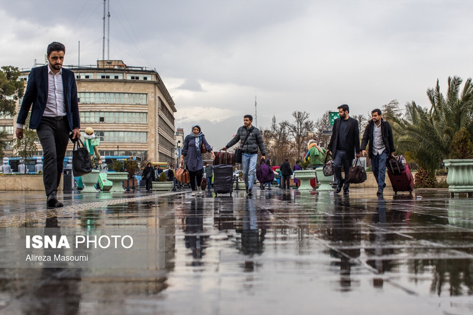 بدرقه مسافران نوروزی در راه آهن تهران