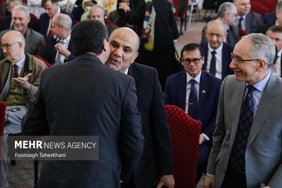 نشست وزیر امورخارجه با سفرا و روسای نمایندگی‌های خارجی مقیم تهران