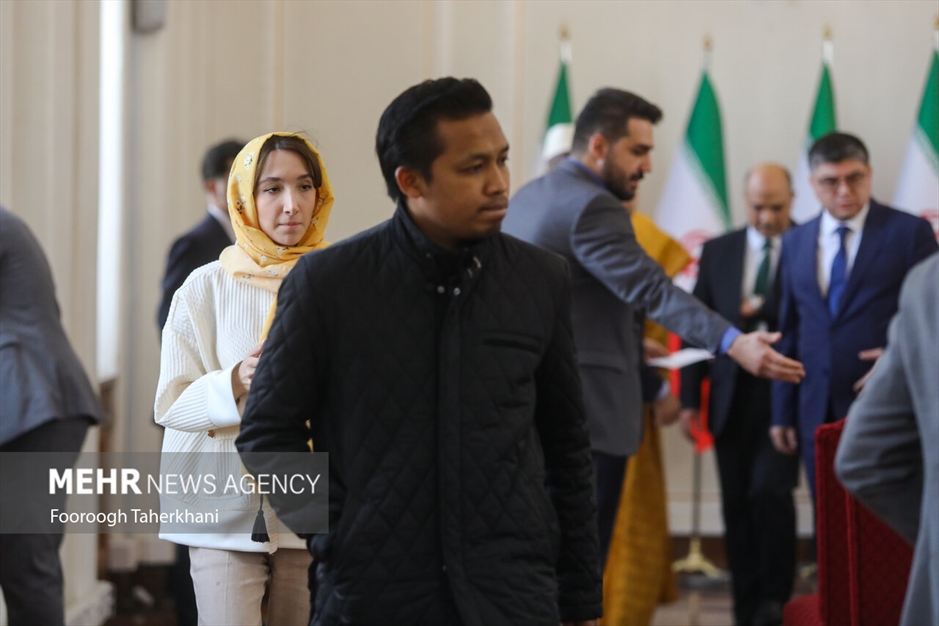 نشست وزیر امورخارجه با سفرا و روسای نمایندگی‌های خارجی مقیم تهران