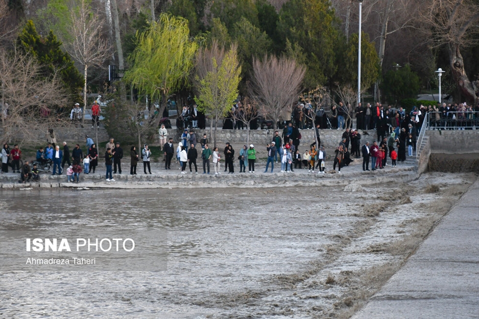 جاری شدن آب در زاینده‌رود - اصفهان