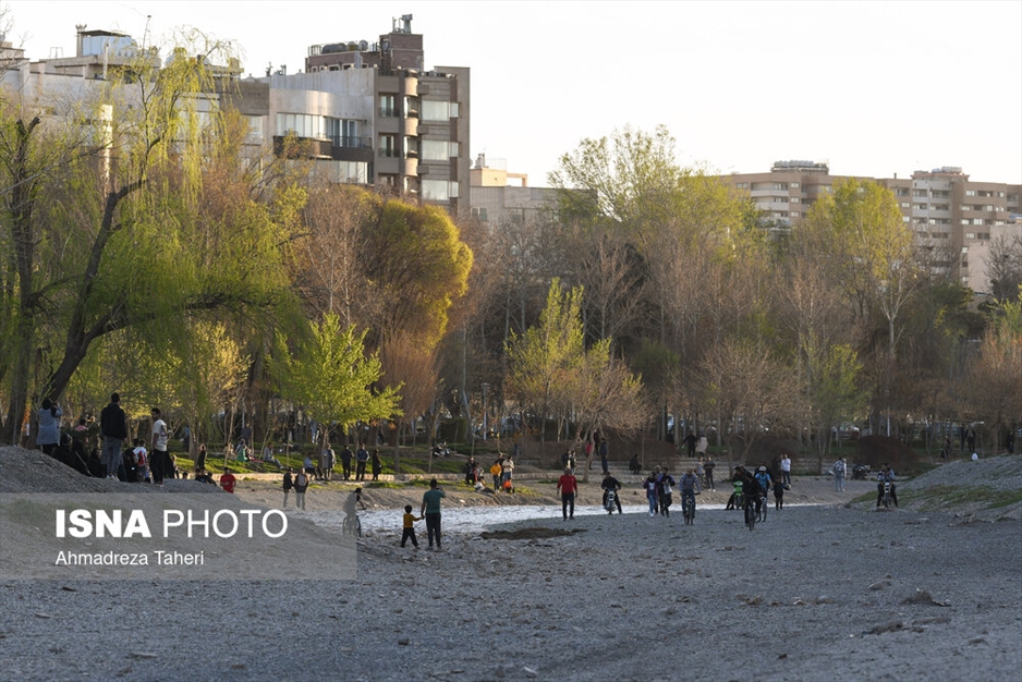 جاری شدن آب در زاینده‌رود - اصفهان