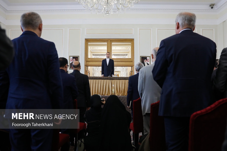 نشست وزیر امورخارجه با سفرا و روسای نمایندگی‌های خارجی مقیم تهران