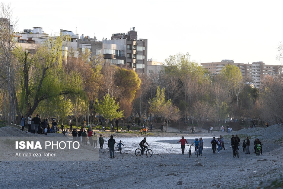 جاری شدن آب در زاینده‌رود - اصفهان