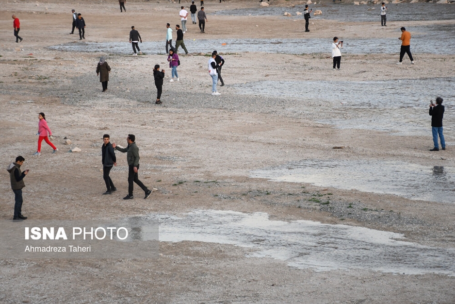 جاری شدن آب در زاینده‌رود - اصفهان
