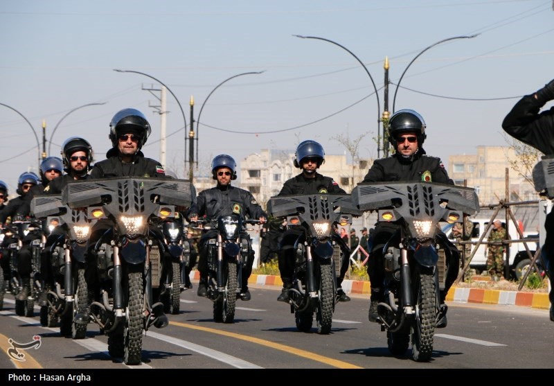 مراسم رژه روز ارتش در زنجان ،بندرعباس و کرمان