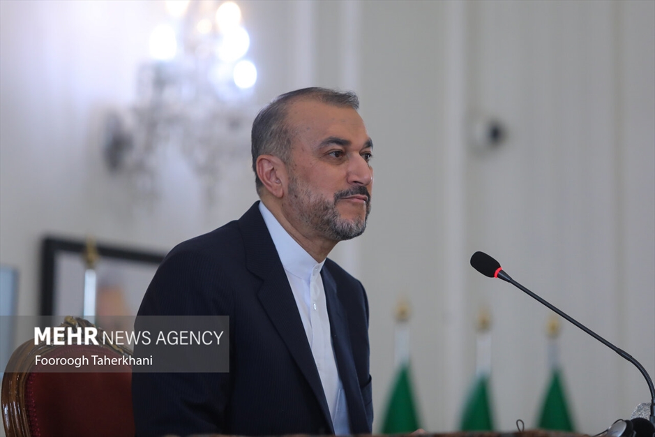 نشست وزیر امورخارجه با سفرا و روسای نمایندگی‌های خارجی مقیم تهران