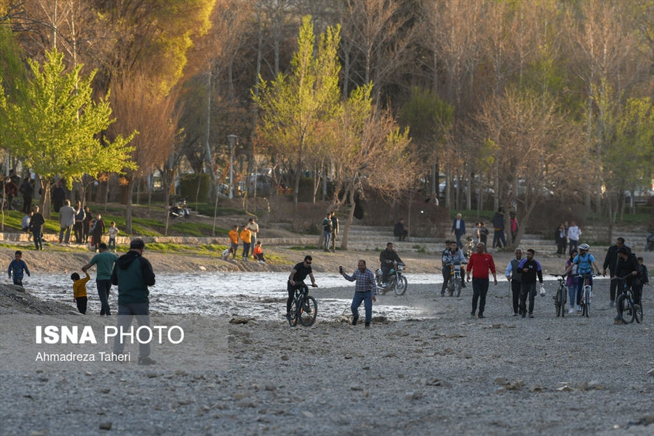 جاری شدن آب در زاینده‌رود - اصفهان