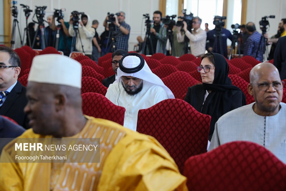 نشست وزیر امورخارجه با سفرا و روسای نمایندگی‌های خارجی مقیم تهران