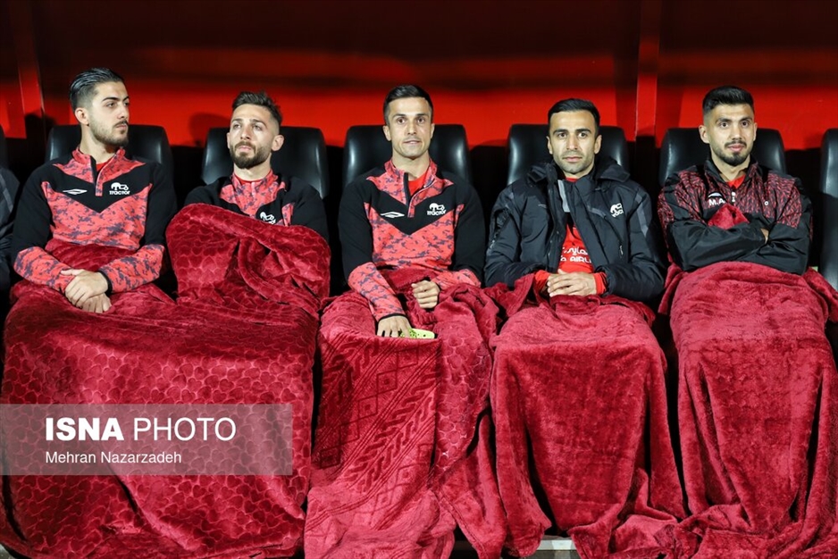 دیدار تیم های فوتبال تراکتور و سپاهان