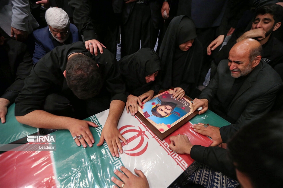  اقامه نماز رهبر انقلاب بر پیکر شهدای راه قدس