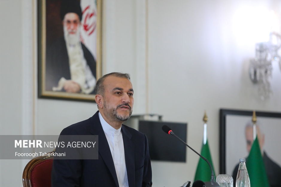 نشست وزیر امورخارجه با سفرا و روسای نمایندگی‌های خارجی مقیم تهران