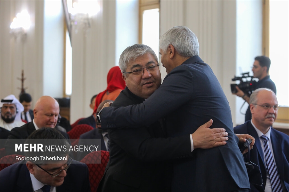 نشست وزیر امورخارجه با سفرا و روسای نمایندگی‌های خارجی مقیم تهران