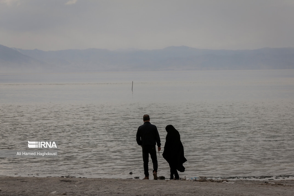 گردشگران نوروزی در دریاچه ارومیه