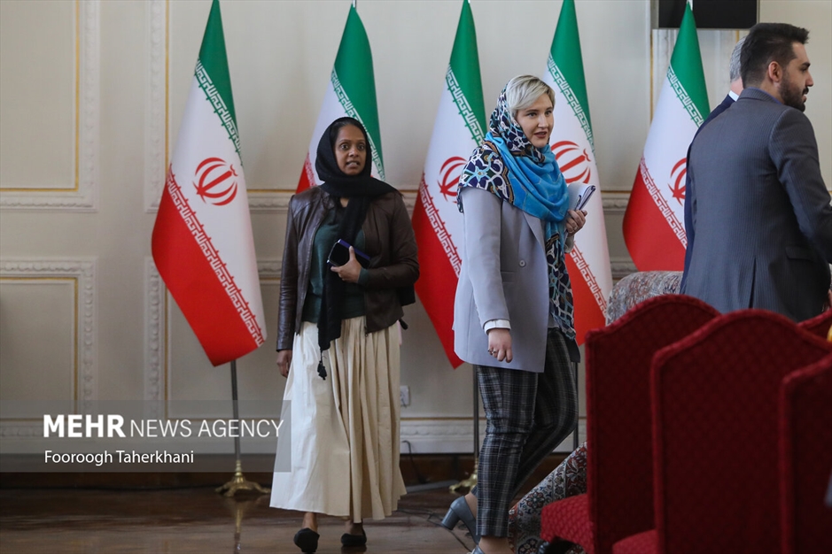 نشست وزیر امورخارجه با سفرا و روسای نمایندگی‌های خارجی مقیم تهران