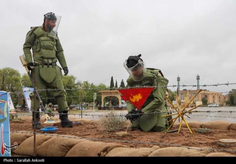 مراسم رژه روز ارتش در زنجان ،بندرعباس و کرمان