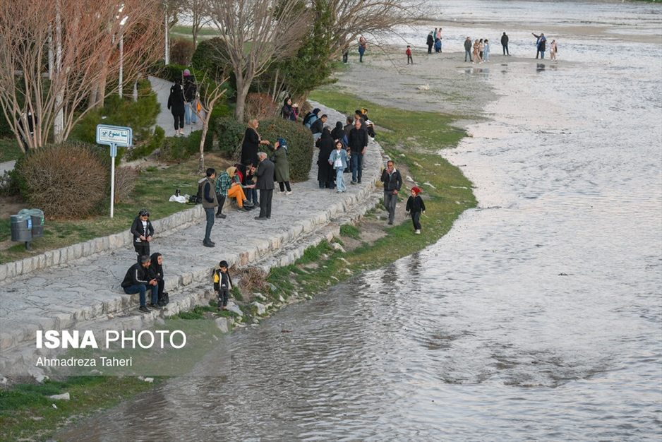 جاری شدن آب در زاینده‌رود - اصفهان