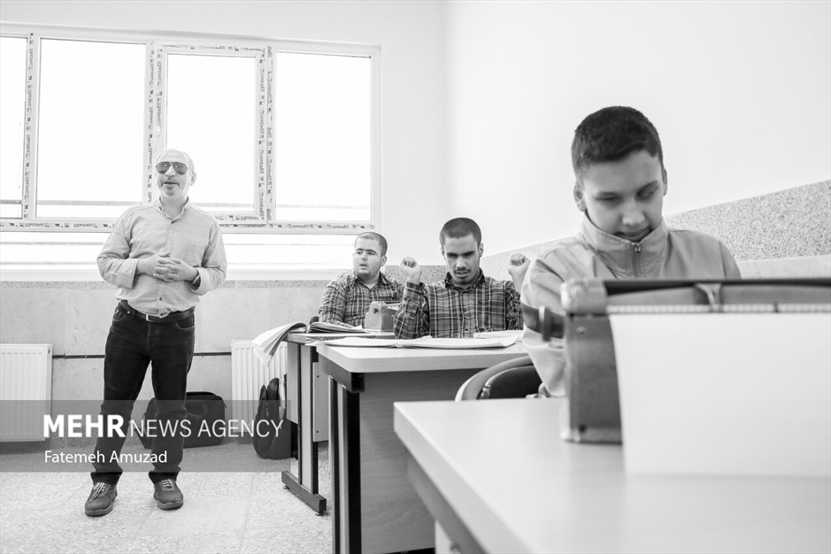 معلمان دل‌های روشن