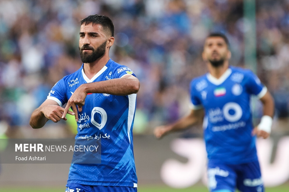 دیدار تیم های فوتبال استقلال و شمس آذر