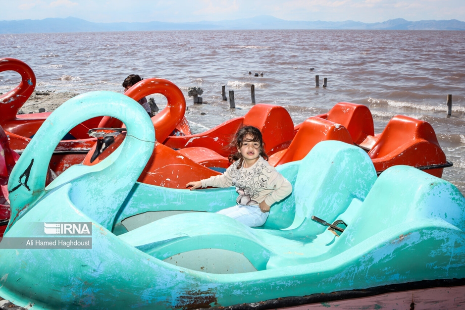 نجات دریاچه