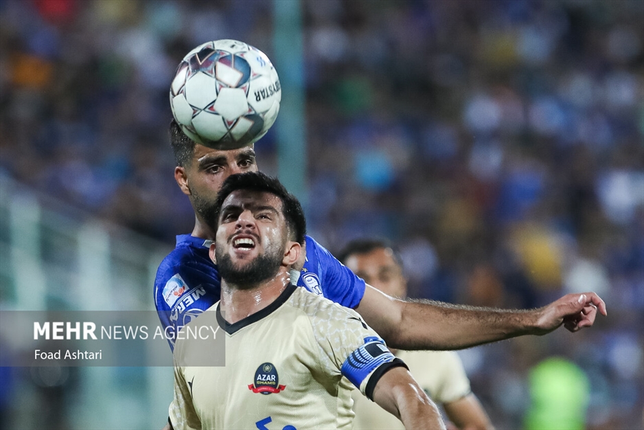 دیدار تیم های فوتبال استقلال و شمس آذر