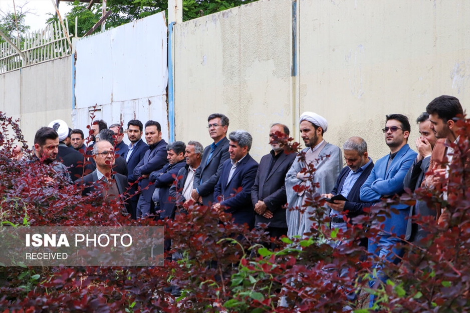 عزاداری مردم تبریز مقابل بیت شهید آل هاشم