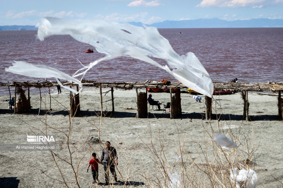 نجات دریاچه