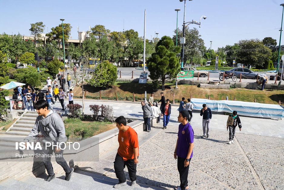 زندگی در اصفهان جاری است