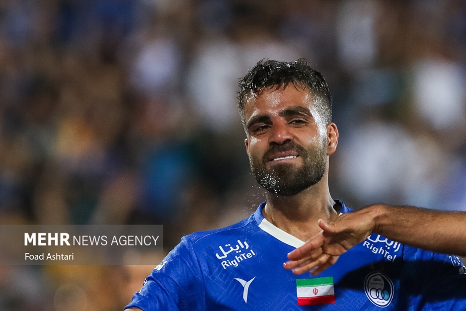 دیدار تیم های فوتبال استقلال و شمس آذر