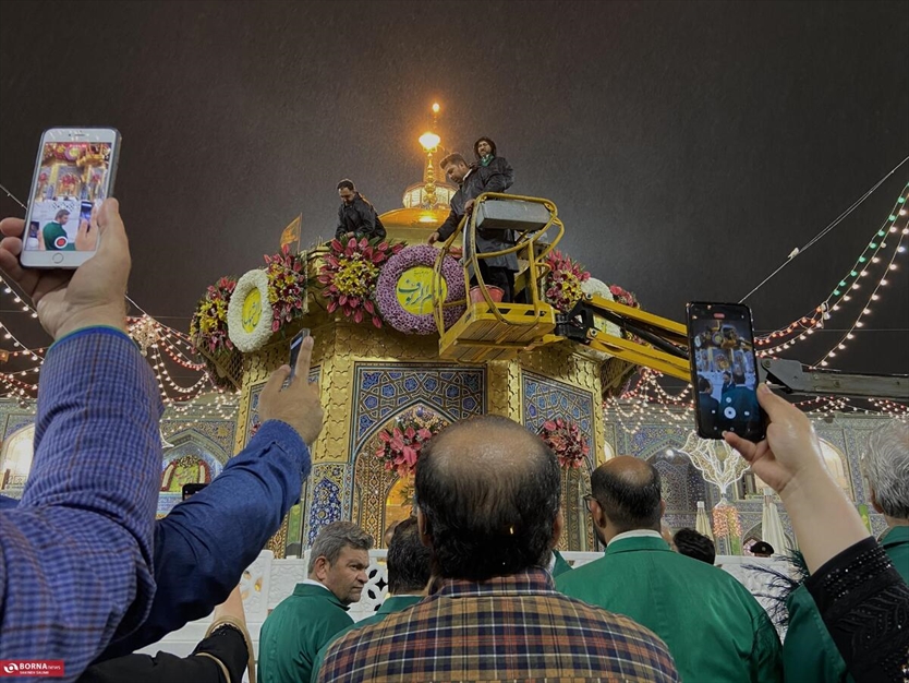 گل آرایی در آستانه ولادت امام رضا علیه‌السلام