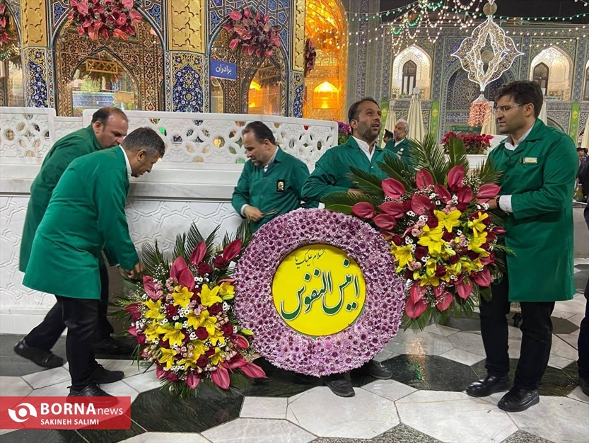 گل آرایی در آستانه ولادت امام رضا علیه‌السلام