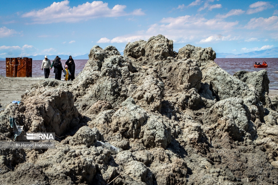 نجات دریاچه