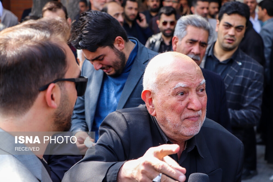 عزاداری مردم تبریز مقابل بیت شهید آل هاشم