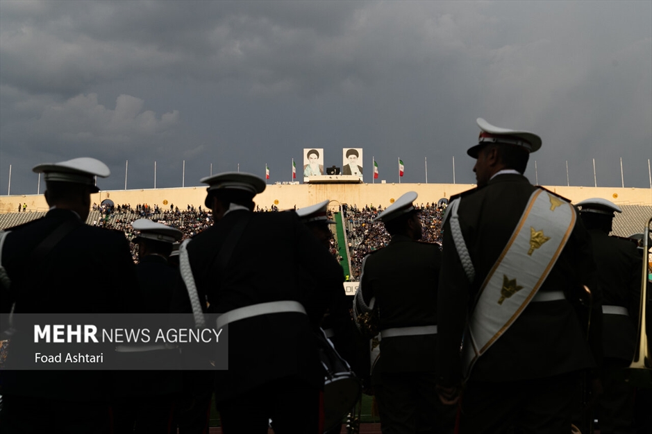 دیدار تیم های فوتبال استقلال و شمس آذر